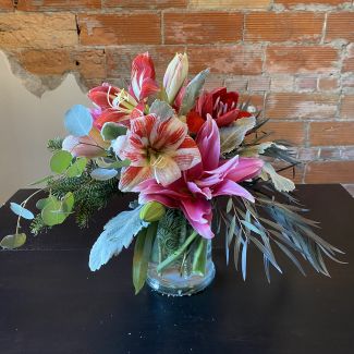 amaryllis and rose lily arrangment
