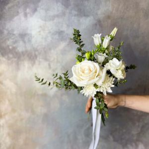 Snowy White Collection: Bouquet