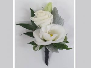 lisianthus boutonniere