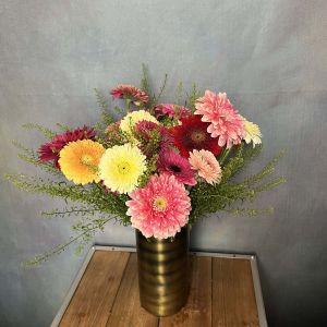 Fresh Pick: Gerpom Daisies in Vase